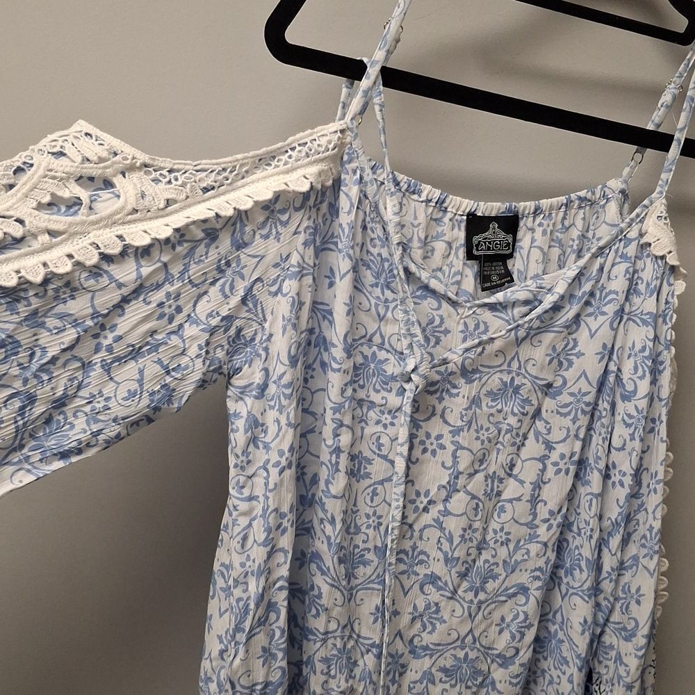 Angie Blue & White Lace Boho Off Shoulders Long Sleeve Vintage Design Flowy Top — image 3 of 6